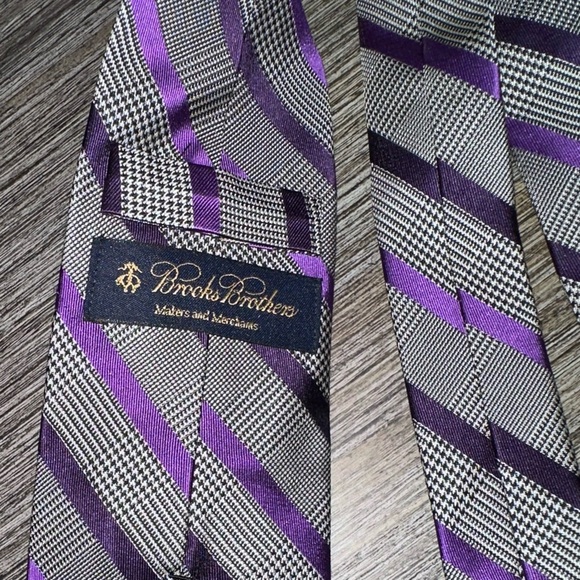 Brooks Brothers Purple and Black Silk Tie - Picture 2 of 3